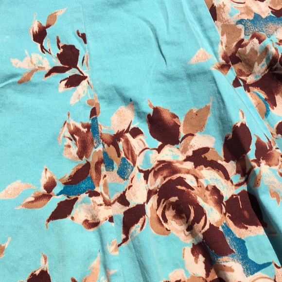 Turquoise skirt floral - Picture 3 of 4